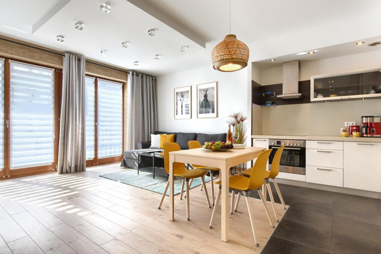 City Center Apartament Parking By Impero Poznan Bagian luar foto