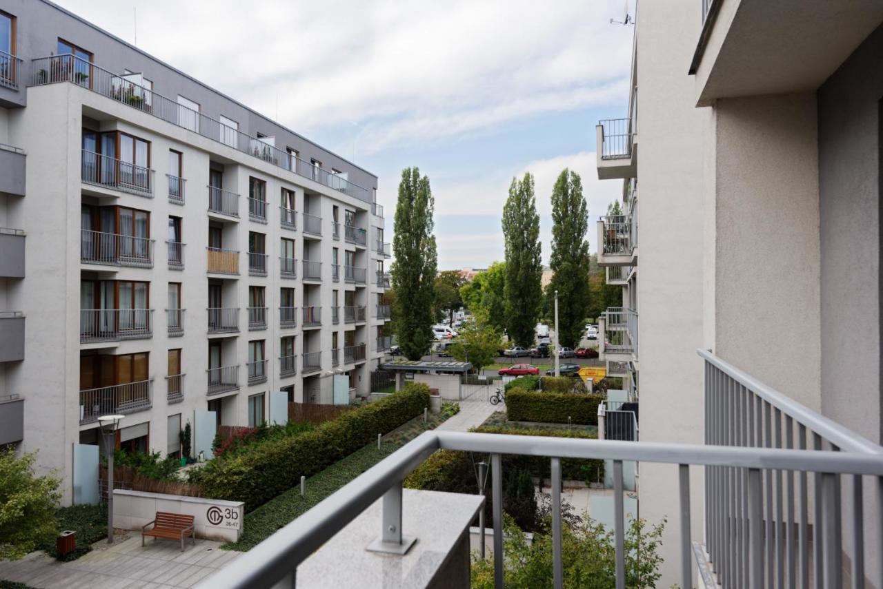 City Center Apartament Parking By Impero Poznan Bagian luar foto