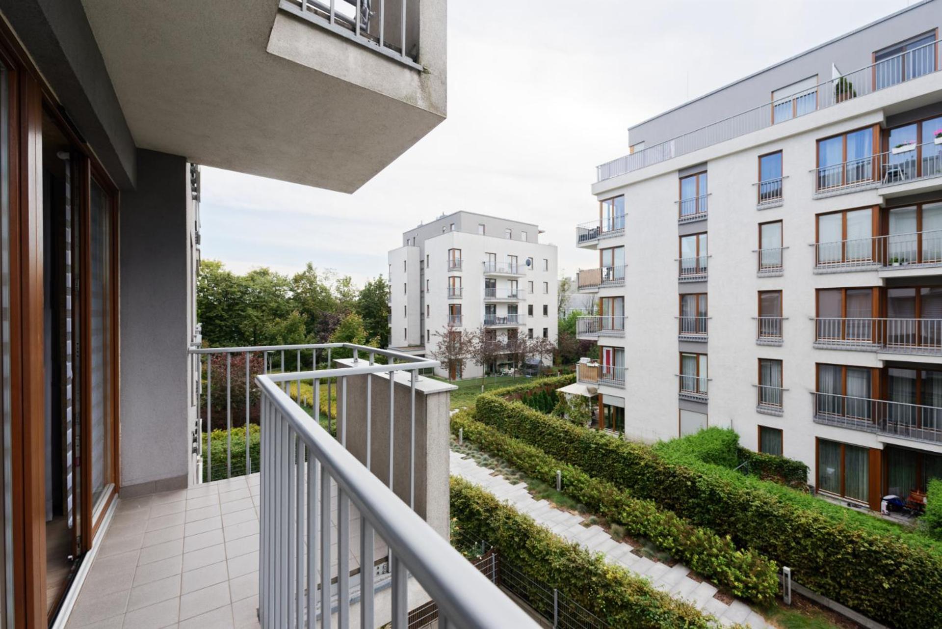 City Center Apartament Parking By Impero Poznan Bagian luar foto