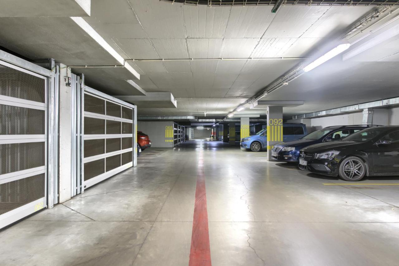 City Center Apartament Parking By Impero Poznan Bagian luar foto