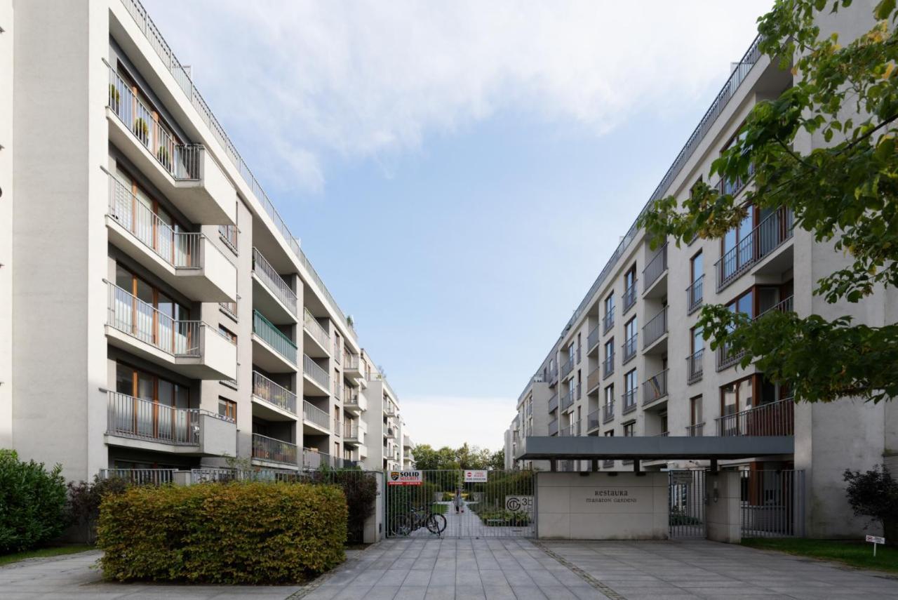 City Center Apartament Parking By Impero Poznan Bagian luar foto